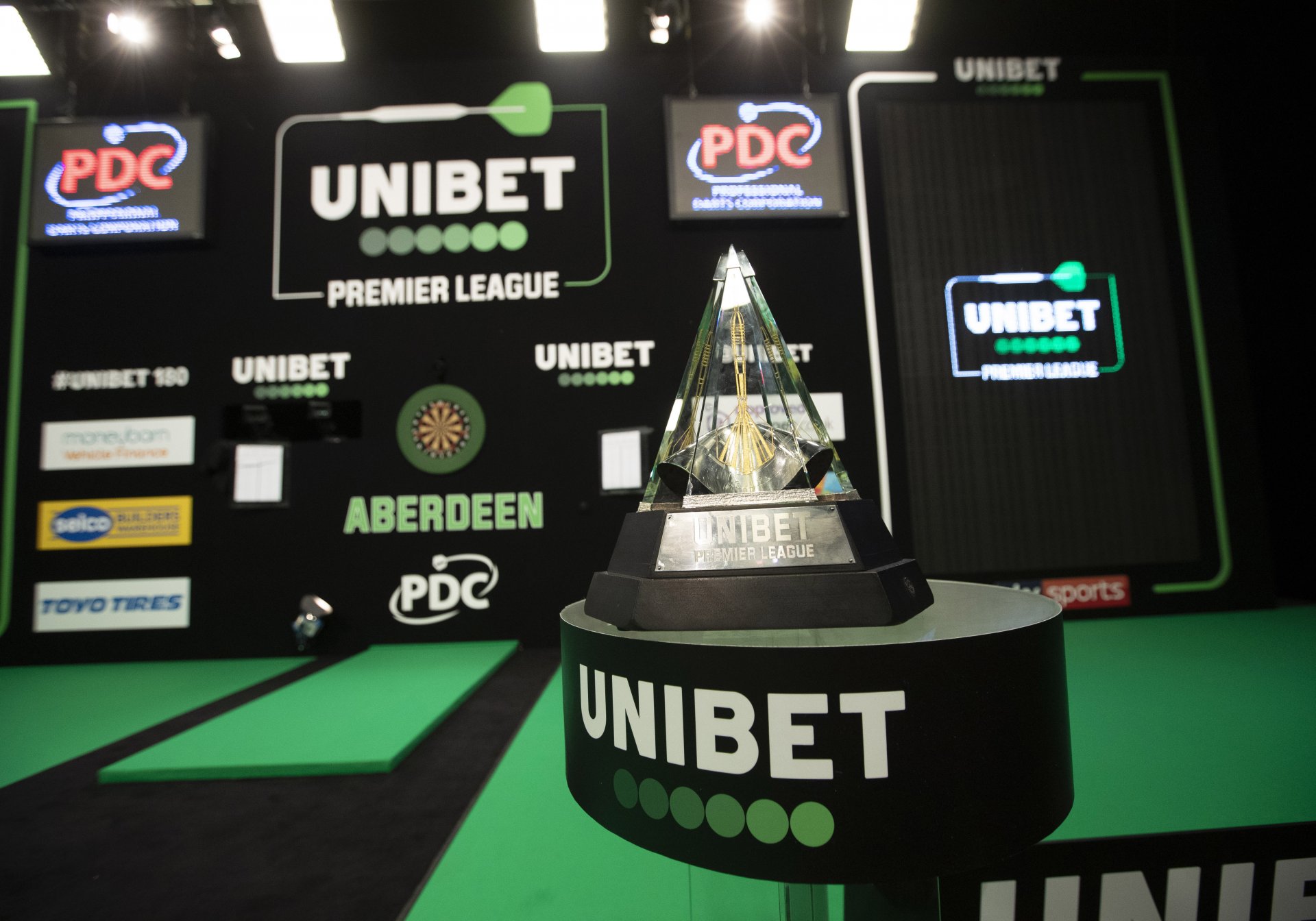 Premier League Darts: Night 14 Live Blog