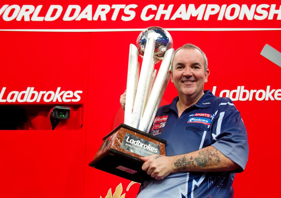 Phil Taylor winning his final world title and 16th world tile