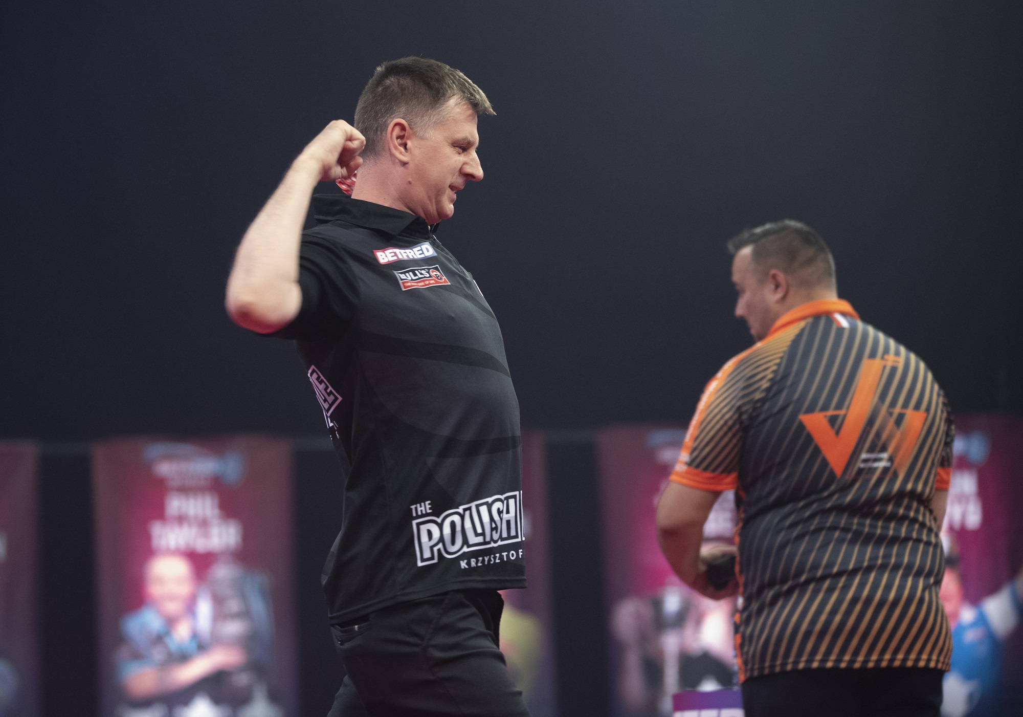 Ratajski Dismisses Sherrock as Scotland Duo Falter at World Series of Darts Finals