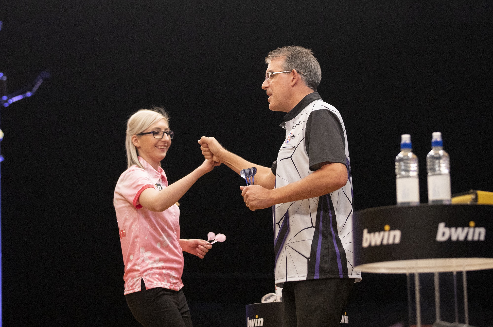 PDC World Series Day 1 Roundup  as Smith recovers to beat Sherrock.