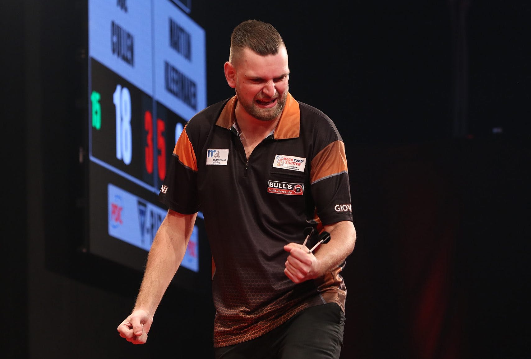 Former PDC World Darts Championship winners Cross and Wright power through as Michael van Gerwen withdraws