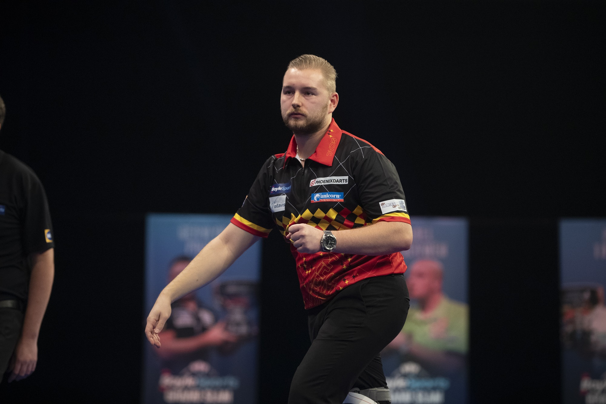 Dimitri dazzles on day five of Grand Slam of Darts