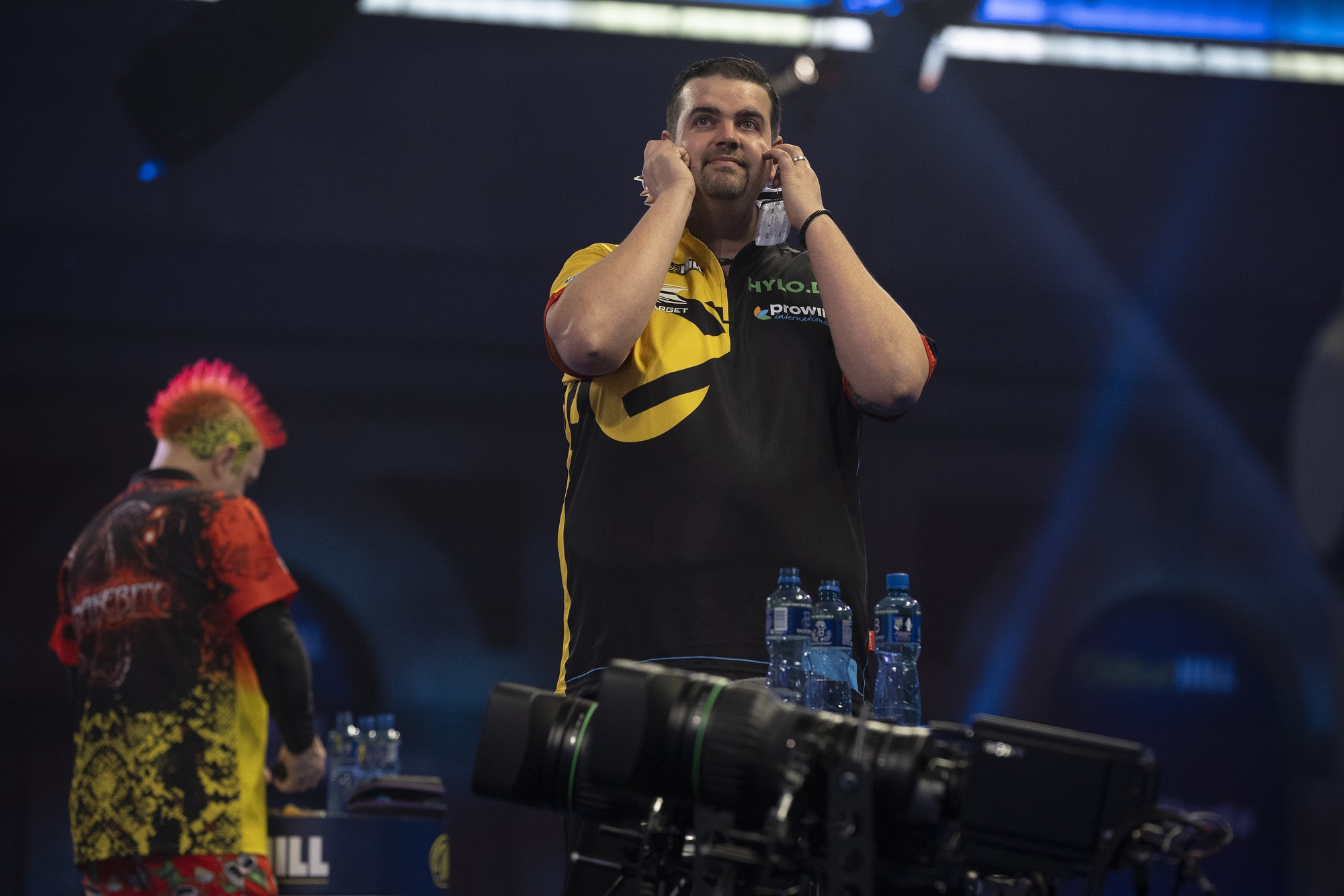 Wright stunned on day ten of World Darts Championship