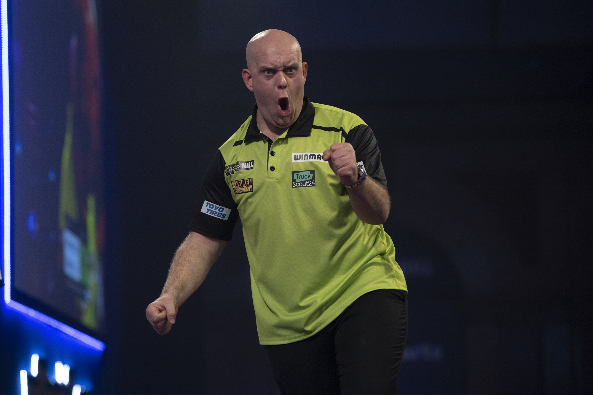Van Gerwen and Ratajski edge thrillers on day 12 of World Darts Championship
