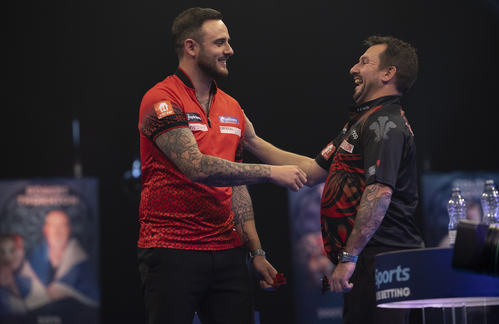 Cullen defeats Clayton to win day one of PDC Super Series