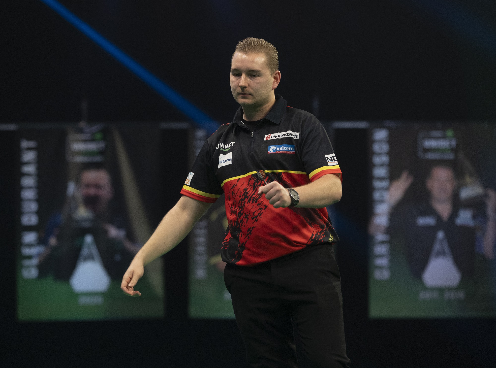 Van den Bergh wins his first floor title at PDC Super Series