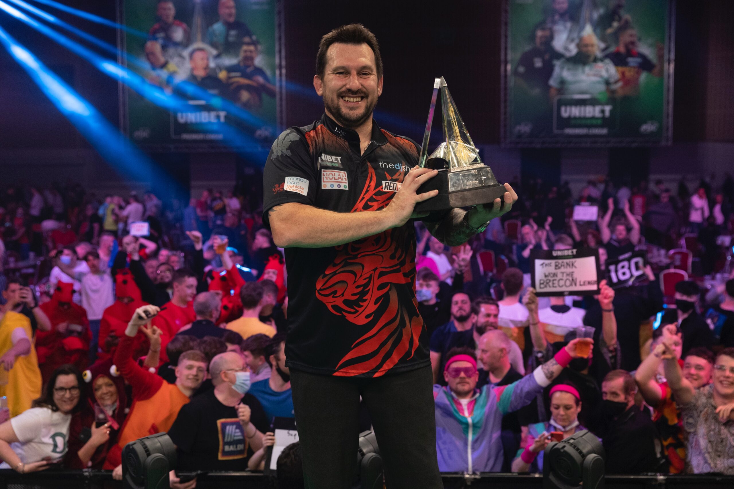 Superb Clayton wins Premier League Darts title
