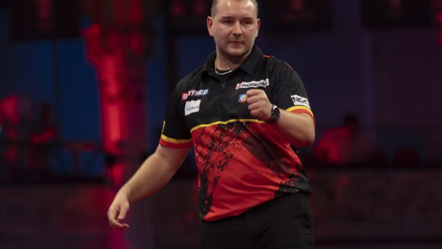 Van den Bergh beats Price on day six of World Matchplay