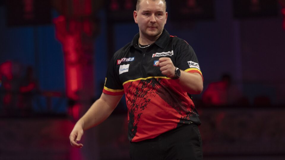 Van den Bergh beats Price on day six of World Matchplay