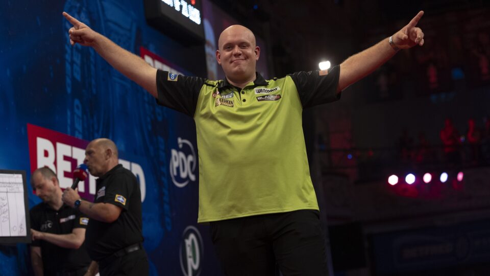 Van Gerwen and Wright to meet in World Matchplay semi final