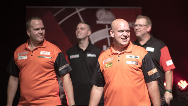 The seeds dominate day one at the World Cup of Darts