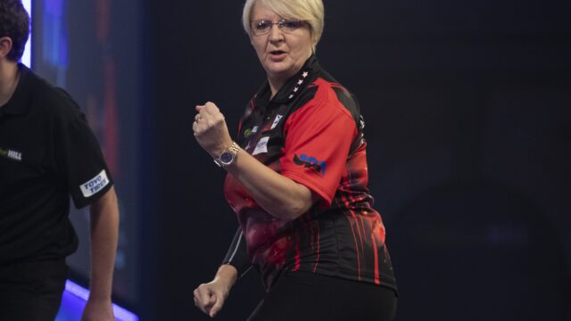 LISA ASHTON AND LARRY BUTLER ADDED TO THE WORLD SENIORS DARTS CHAMPIONSHIP