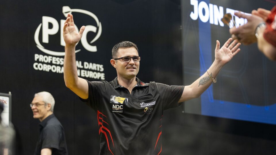 Heta wins 3rd PDC Title
