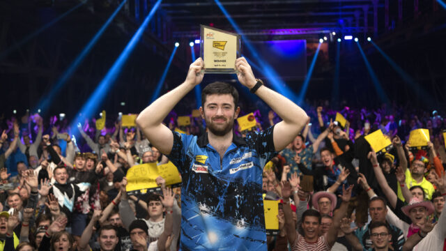 Humphries wins maiden European Tour title at the German Darts Grand Prix