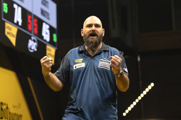 Van Gerwen survives a scare as Wright falls on day 2 in Munich 