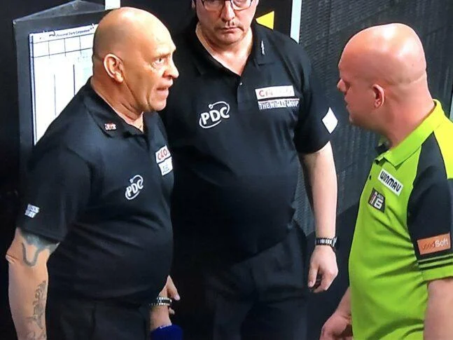 Michael van Gerwen “annoyed” by referee Russ Bray during Premier League