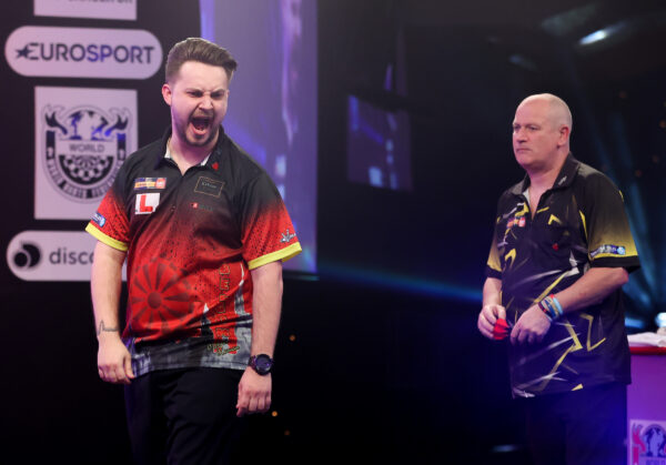 Raman and Littler steal the show on day 3 at Lakeside 