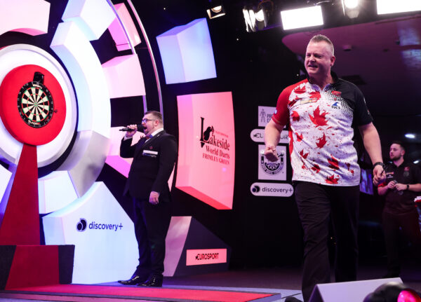 Suzuki sees off Turner to begin title defence 