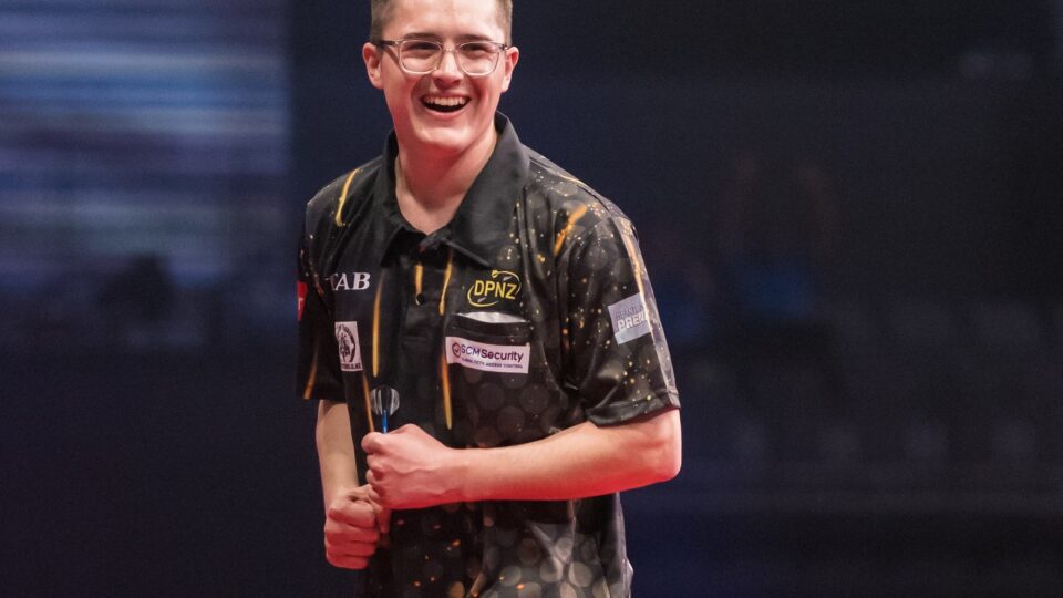 Kayden Milne stuns Fallon Sherrock at the New Zealand Darts Masters