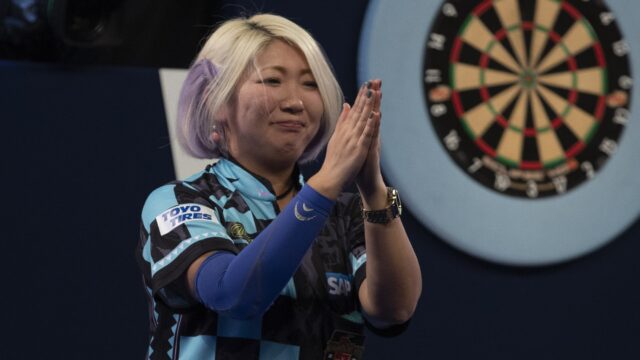 Suzuki ends the streak and shares day two titles with Greaves 