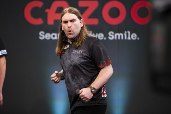 Searle seals Players Championship 1 victory 