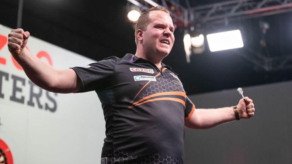 van Duijvenbode is too hot to handle as he wins Players Championship 6