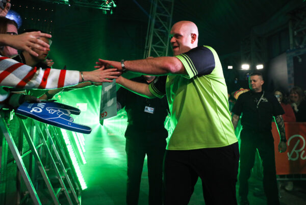 Anderson shines on Day one of the 2023 PDC UK Open Anderson shines on Day one of the 2023 PDC UK Open