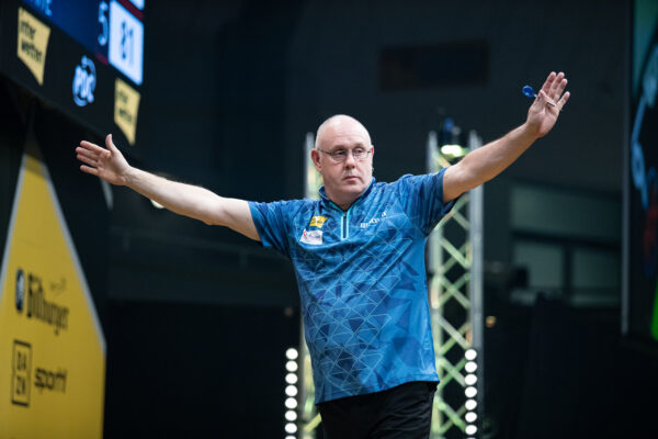 Van Barneveld sets up van Gerwen clash at the European Darts Open Van Barneveld sets up van Gerwen clash at the European Darts Open