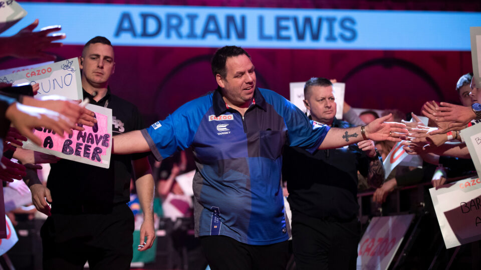 Lewis to take a break from the professional circuit 