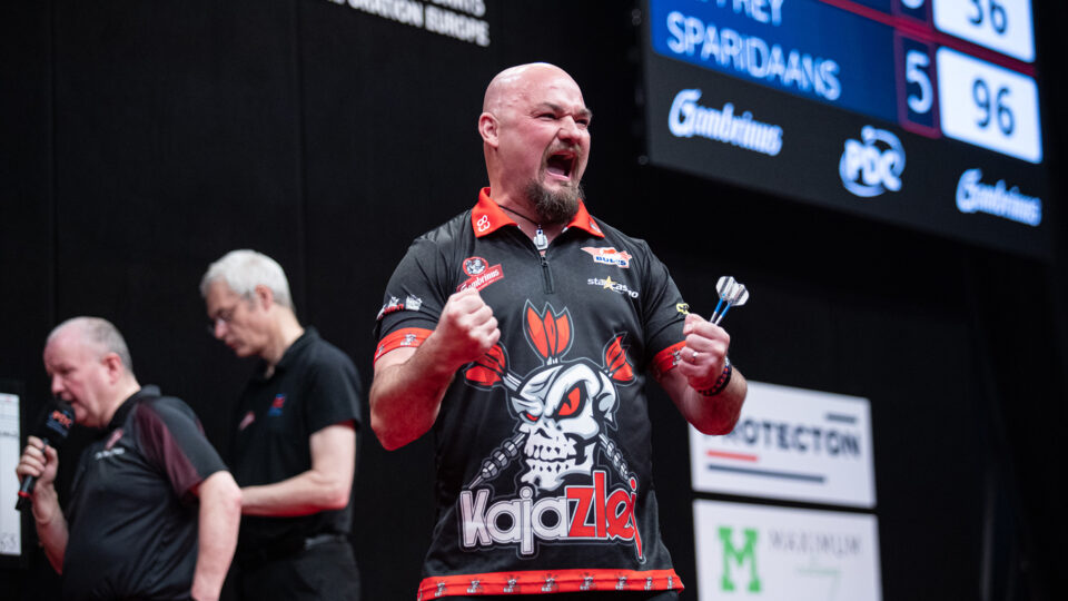 Smith and Sedlacek shine on day one of the Czech Darts Open