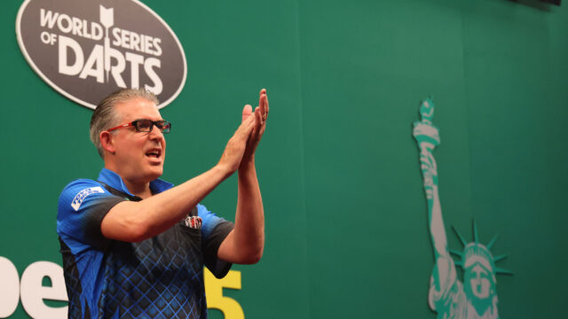 Smith and Wright stunned in the opening round at the US Darts Masters 