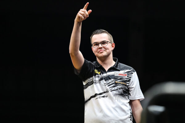 Van Barneveld dumps out MvG as Van Veen shines at the European Darts Matchplay