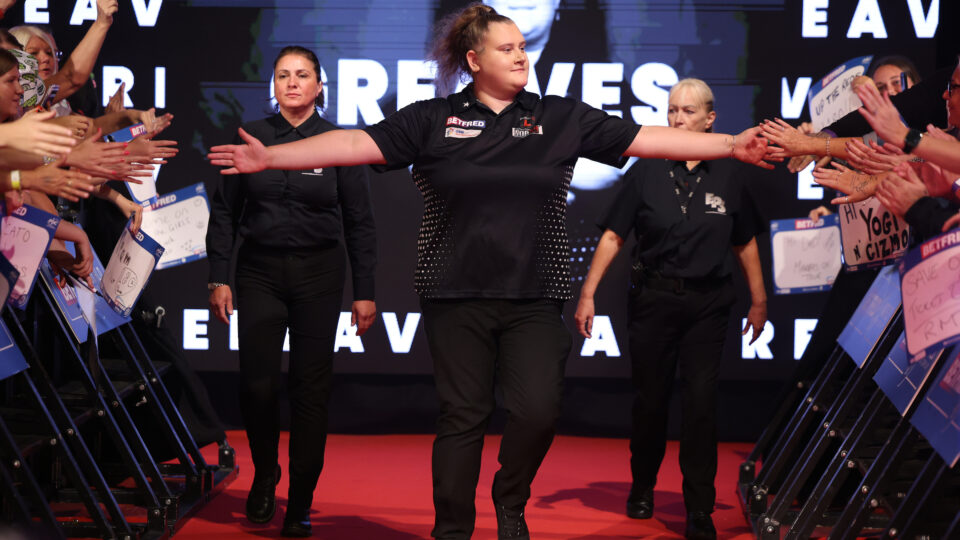 Beau Greaves does the double in PDC Women’s Series