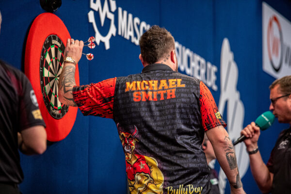 Wright shines in comeback win on day 1 of the European Championships Wright shines in comeback win on day 1 of the European Championships