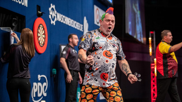 Wright shines in comeback win on day 1 of the European Championships 