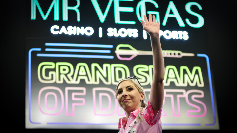 Sherrock and Greaves star on Super Sunday at the Grand Slam