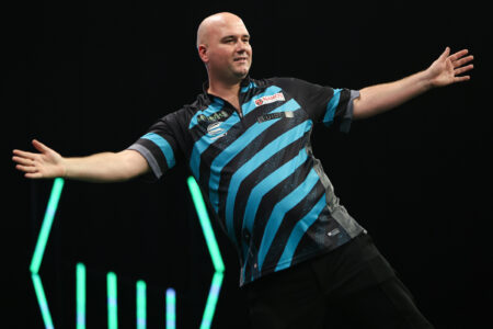 Rob Cross playing at the 2023 Grand Slam of Darts