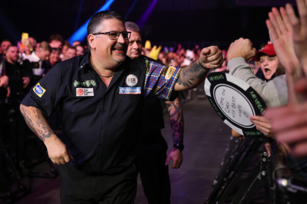 Epic Cullen comeback denies van Veen to clinch Players Championship 5