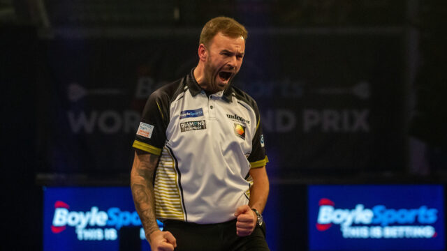 Smudger Sails Through While Irish Pair Also Advance