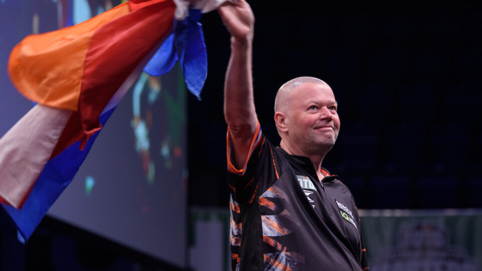 World Series Final Day 1 – Luke Littler squeezes through, while Raymond Van Barneveld and Luke Humphries both breeze by