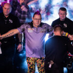 Peter Wright walks on