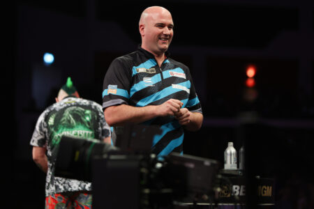 Rob Cross playing at the 2024 BetMGM Premier League Darts