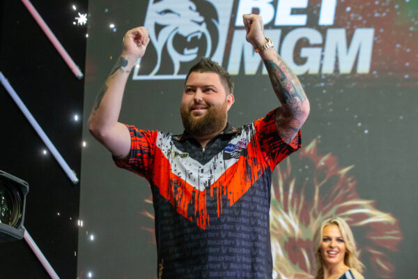 Smith back to winning ways with his first title in eleven months at Players Championship 9 Smith back to winning ways with his first title in eleven months at Players Championship 9