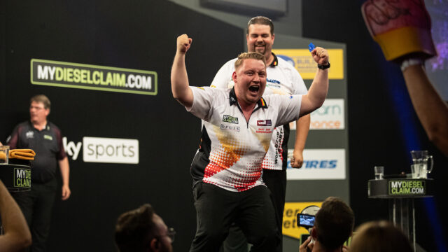 Germany win, Australia survive scare on Day 1 at 2024 World Cup of Darts