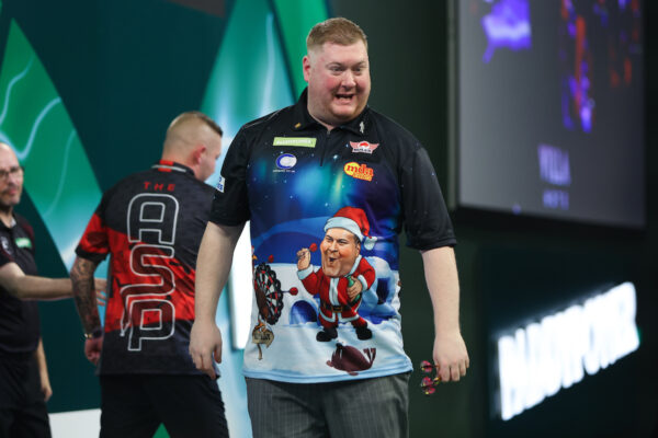 De Decker wins maiden senior PDC  title 