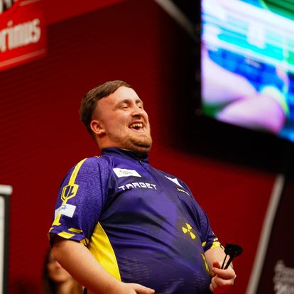 Sensational Humphries rounds off 2024 European Tour in style storming to his second  Czech Darts Open title