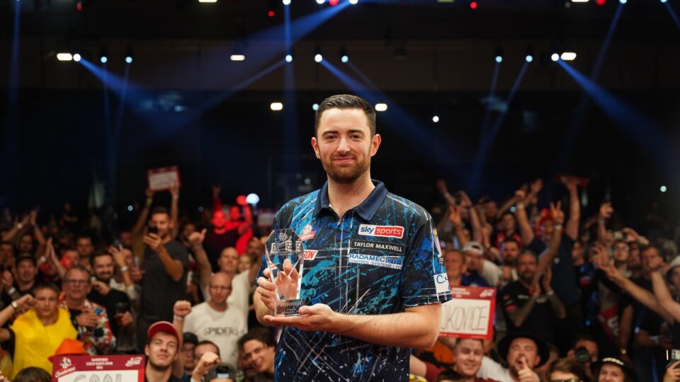 Sensational Humphries rounds off 2024 European Tour in style storming to his second  Czech Darts Open title