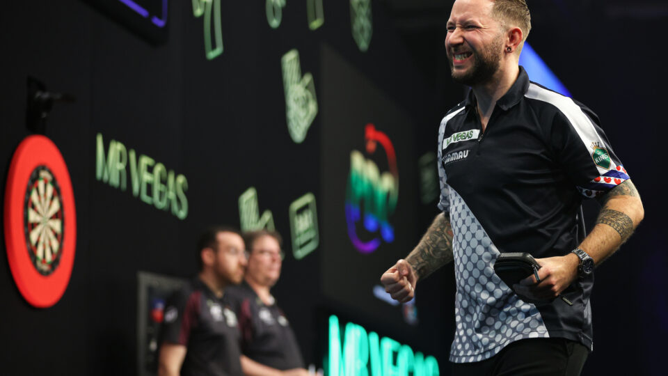 Noppert, Lukeman and Edhouse excel as the Group Stage nears its conclusion – 2024 Grand Slam of Darts Night 3 Recap