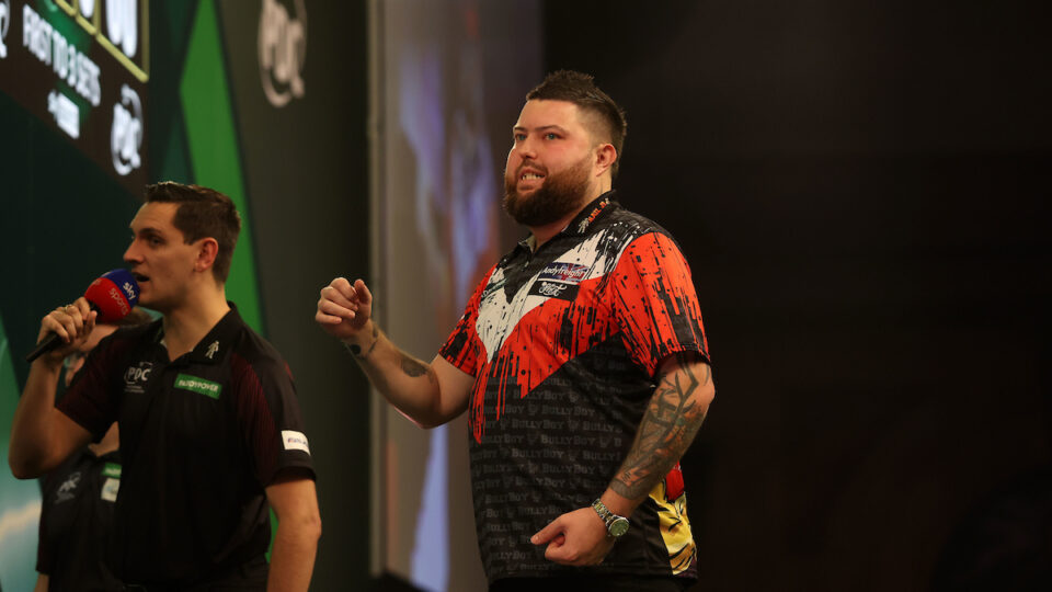 Smith the headline name to fall on day of upsets at Paddy Power World Darts Championship