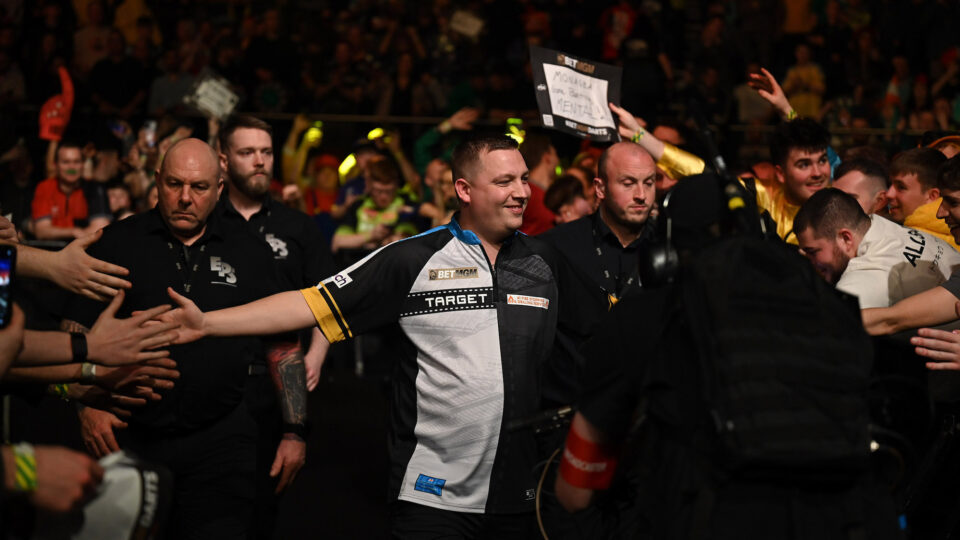 Chris Dobey defeats William O’Connor to triumph at PDC Players Championship 33